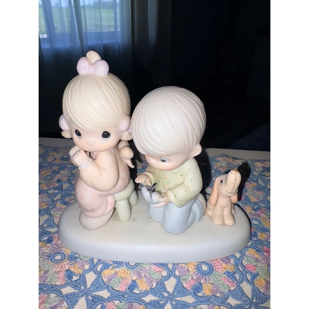 Precious Moments precious moments